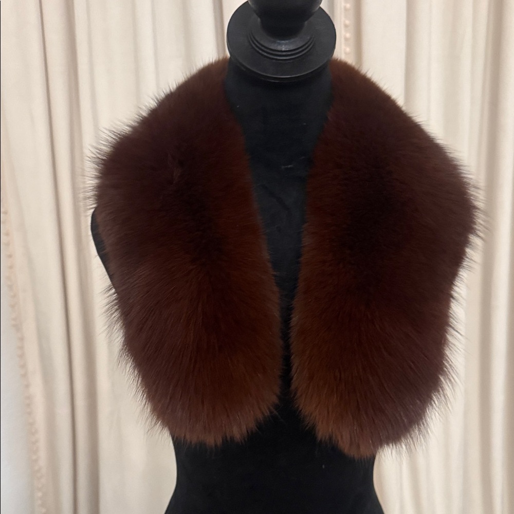 Saga furs thick fox fur clip on collar